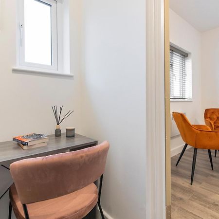 Апартаменти Beautiful-Cosy-King Sized Bed Flat 3 Min Walk To Tube Station Лондон Екстер'єр фото