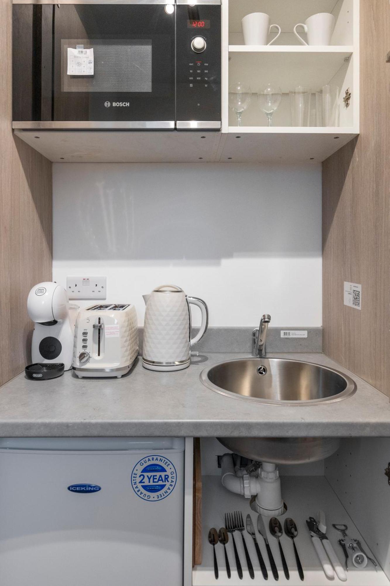Апартаменти Beautiful-Cosy-King Sized Bed Flat 3 Min Walk To Tube Station Лондон Екстер'єр фото